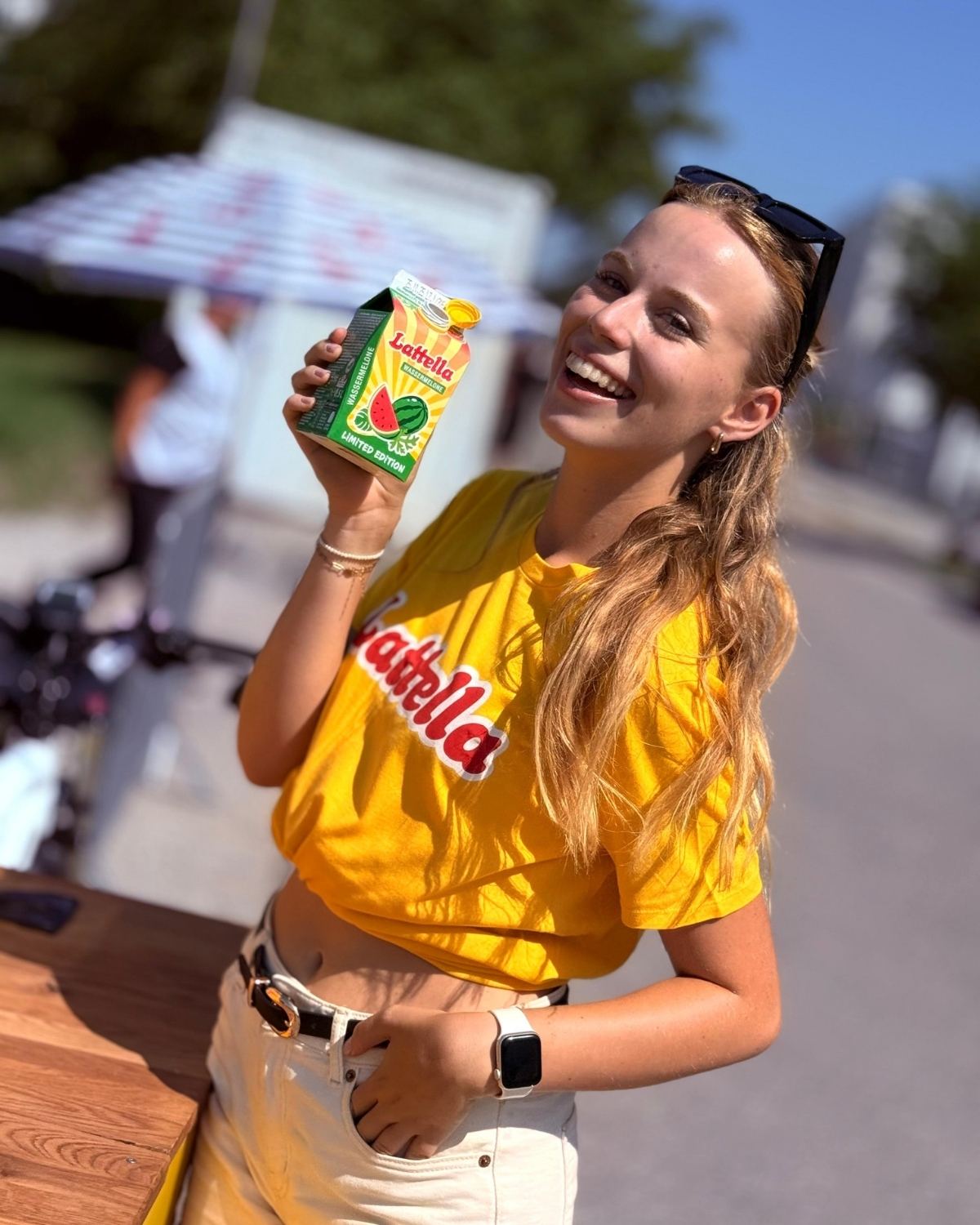UNIKAT Promotionpersonal beim Sampling
